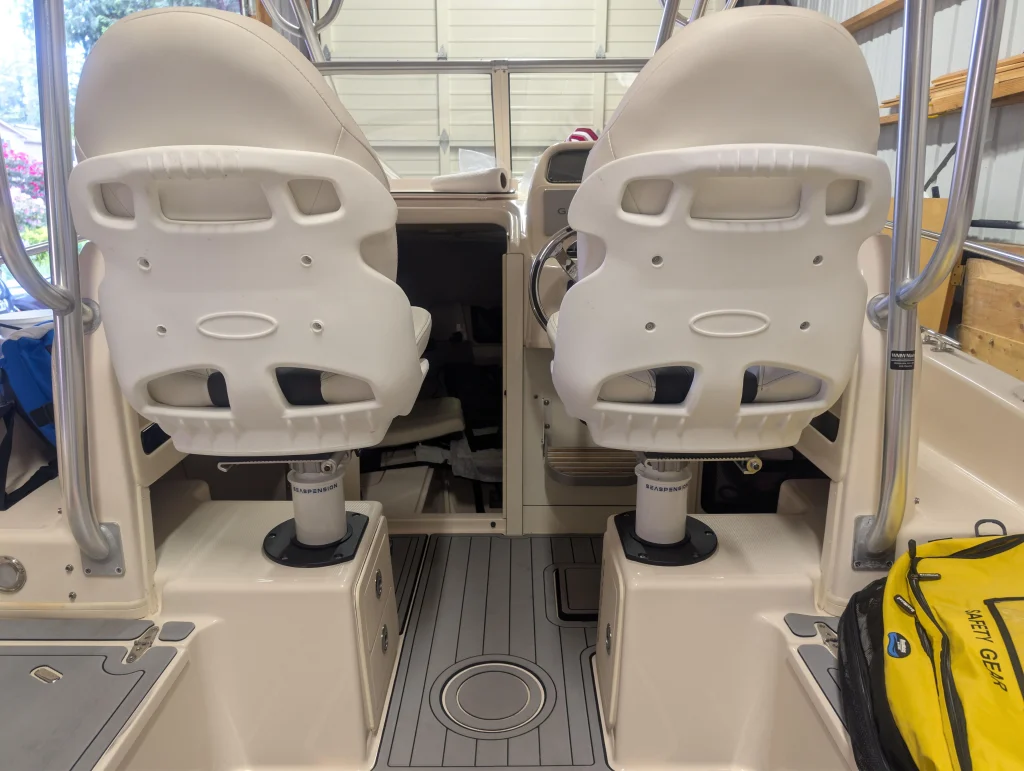 Seaspension Pedestals Installed on Grady White Boat